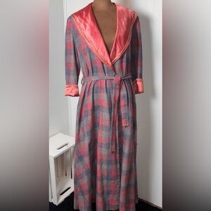 Vintage Handmade Woman Robe Long Plaid Gray & Pink Size Small  Rare With Pockets